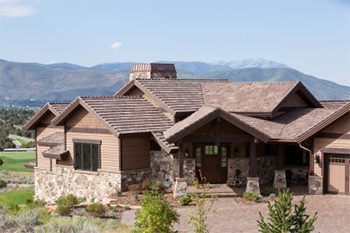 The right roofing materials give a home a stately look
